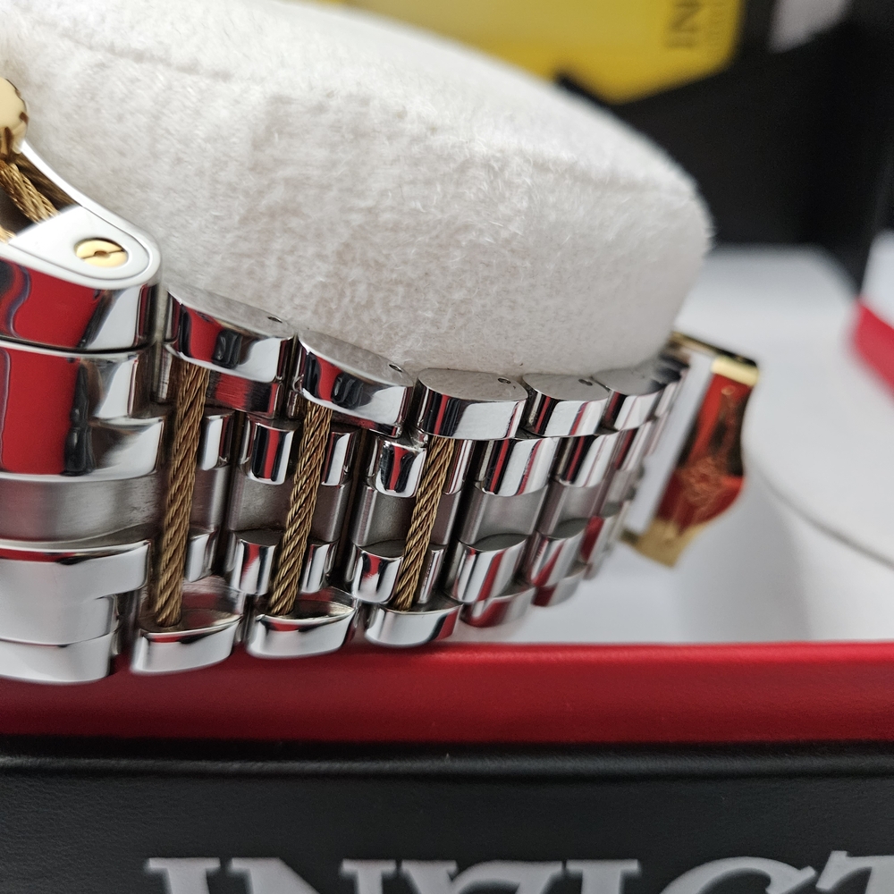 Pre Worn 53mm Invicta Bolt Zeus Gold Chrono Watch Excellent Condition - Picture 8 of 17